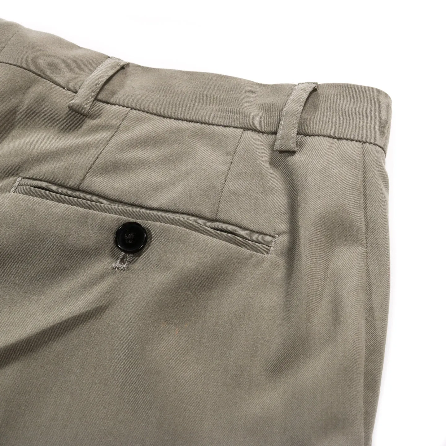 A KIND OF GUISE RELAXED TAILORED TROUSERS CHALK GREEN