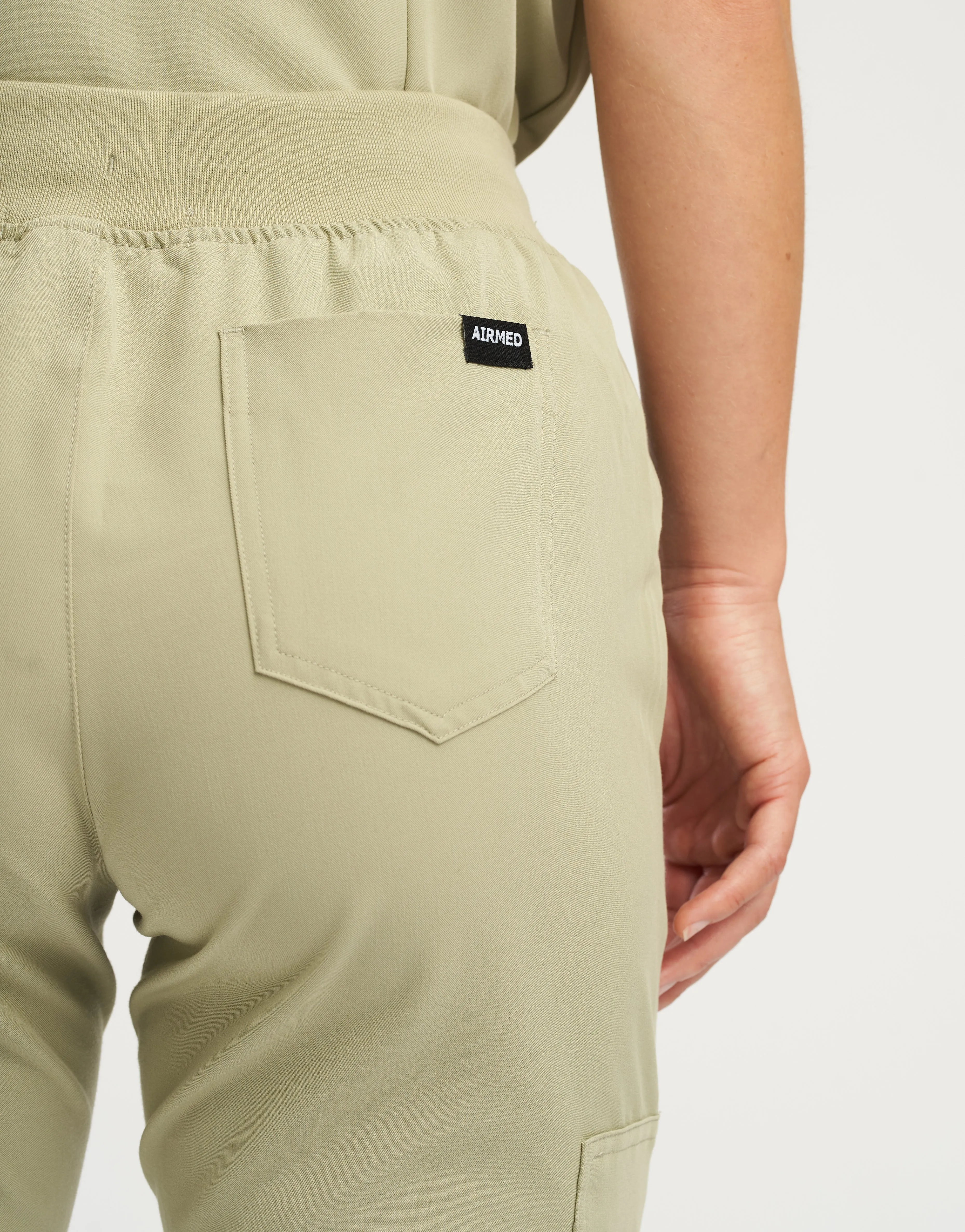 Essential Jogger Scrub Pants - Matcha